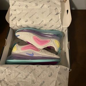 Nike AIR MAX 720